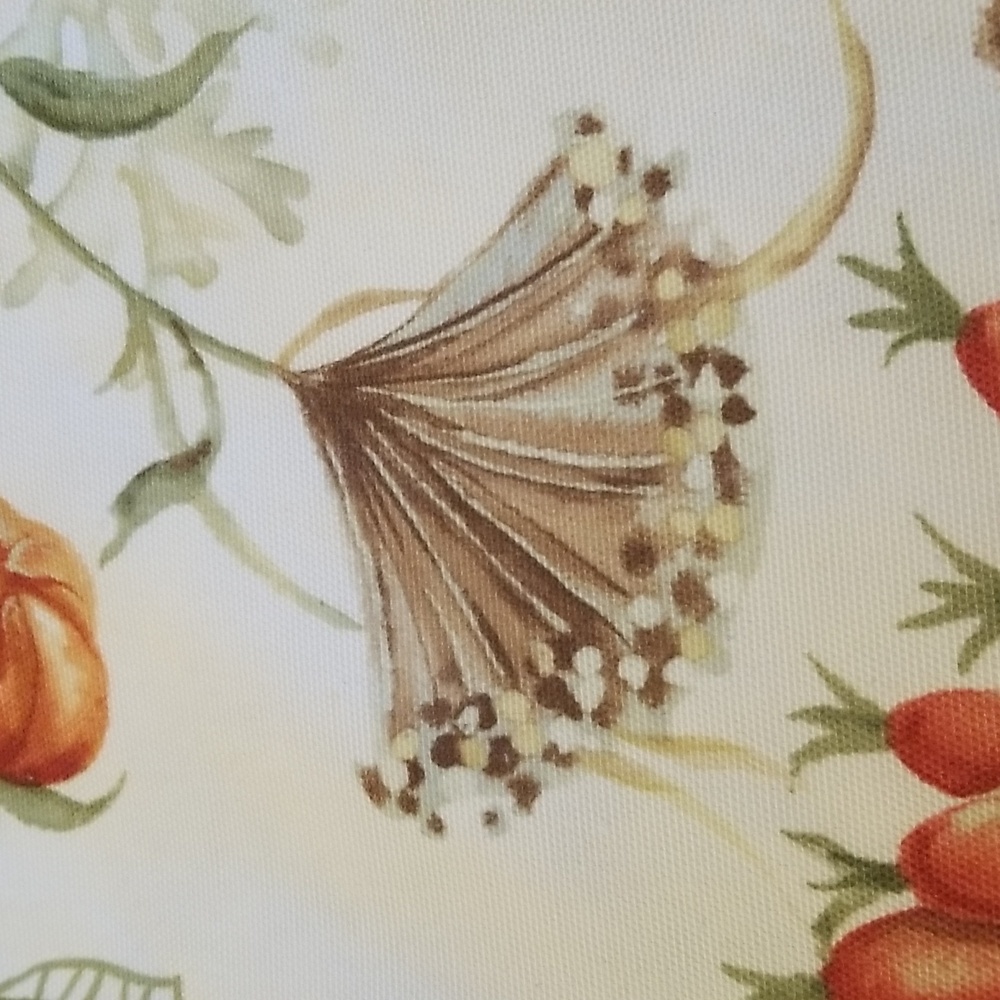 Round repellent tablecloth - Picture 3 of 4